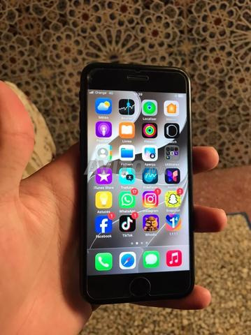 iPhone SE 64 Go tout est nickel batterie 75% ✅ - 2