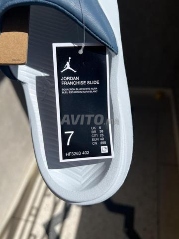 Sandale Jordan 40 mais convient pour un 38 💯Original importé - 2