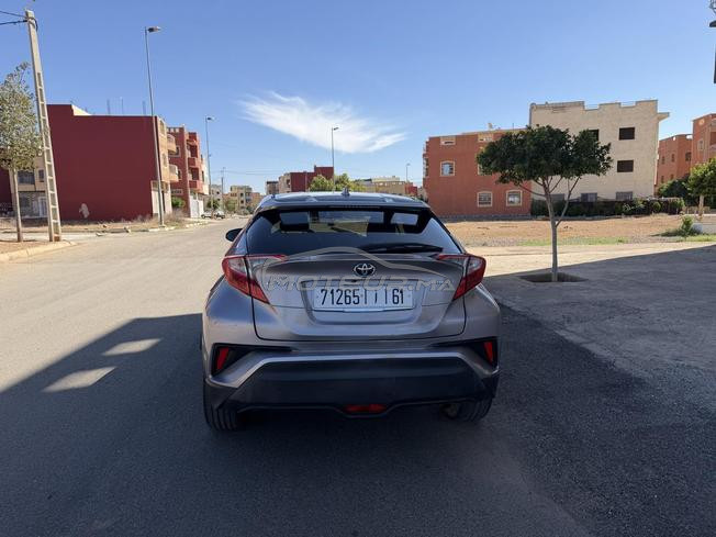 Toyota C-HR Hybride Automatique 2017 à Kasba Tadla