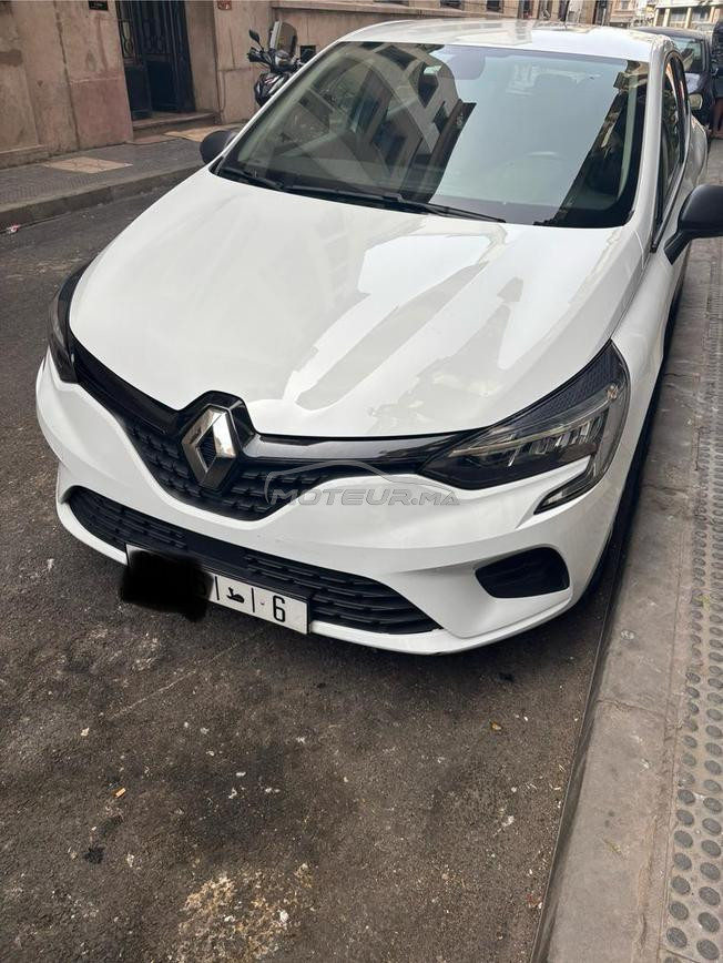 clio 5 en très bonne état 