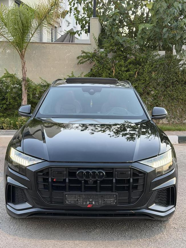 Audi SQ8 V8