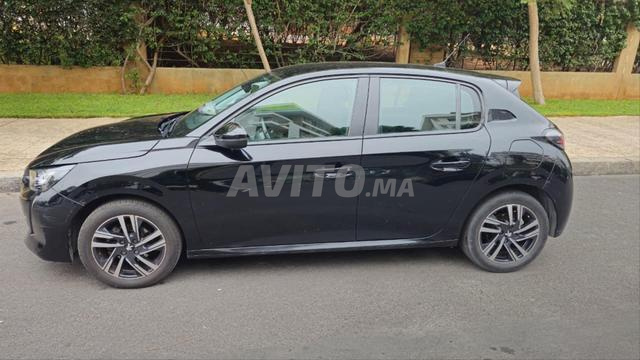 Peugeot 208 Diesel Manuelle 2023 à Rabat - 2