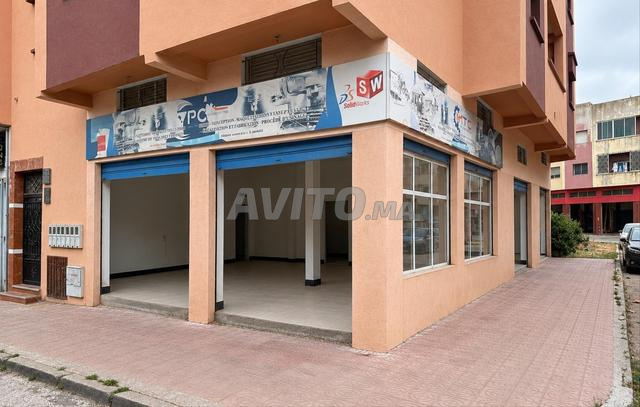 2 locaux d'angle 147 m² titrés – 6 rideaux métalliques – Centrale - 2