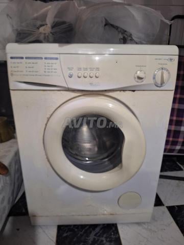 Machine à laver et TV 32 pouces marque Thompson