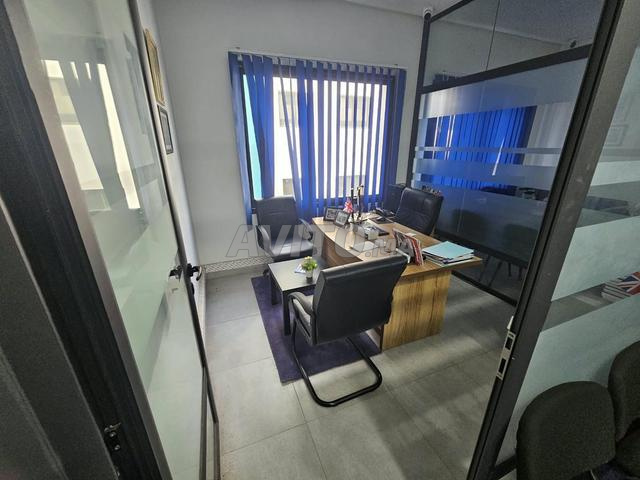 À VENDRE – BUREAU PROFESSIONNEL À DAR IRAQUI
