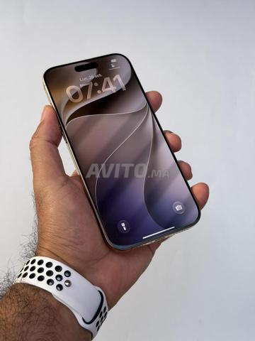 iPhone 16 Pro Max 256Go Désert - 2