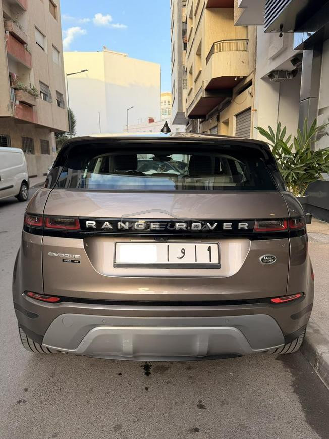 Range rover évoque 