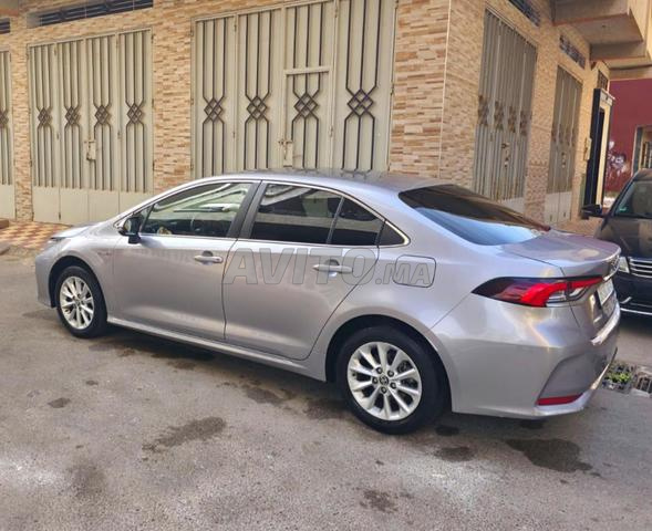 Toyota Corolla Prestige Hybride Distinctive - 2