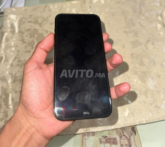 Téléphone officiel iPhone 15 Pro Max, batterie 78%, stockage 256 Go - 2