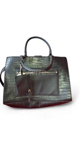 Sac à main noir élégant imitation cuir de crocodile