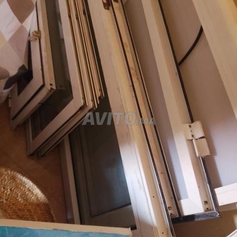 باب نافذة بحالة جيدة جداً - 2