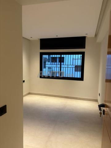 Merveilleux appartement vide racine