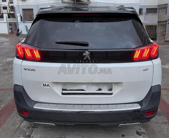 Peugeot 5008 GT LINE très bon état - 2