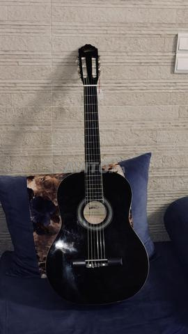 Guitare classique noire - 2