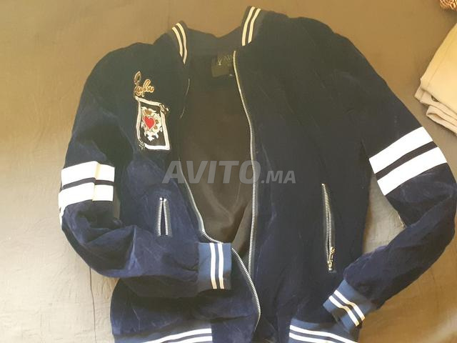 Superbe blouson bleu marine neuf avec fermeture éclair 🧥✨