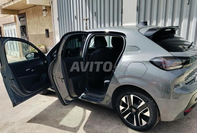 Peugeot 208 Hybride Automatique 2025 à Agadir