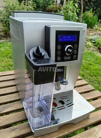 Machine à café DeLonghi avec réservoir à lait - 2
