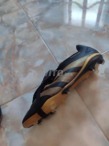 حذاء رياضي بحالة ممتازة
