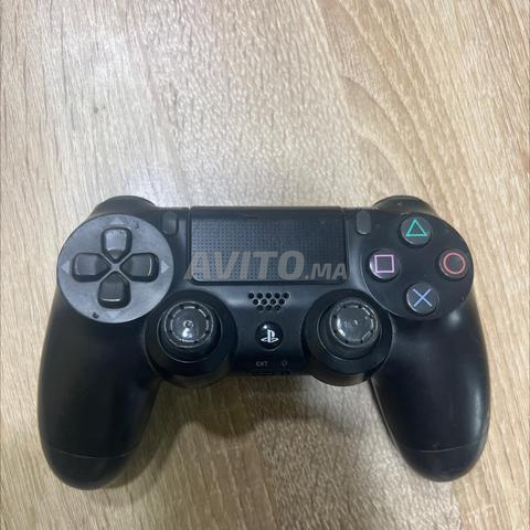 Deux manettes PS4 - 2