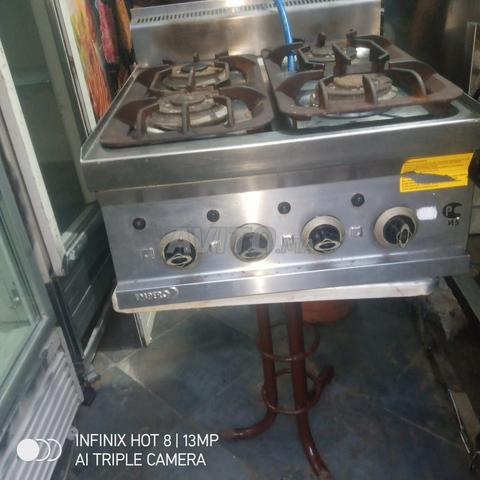Cuisinière professionnelle en inox à vendre à Casablanca.
Contactez-moi pour plus d'informations. - 2