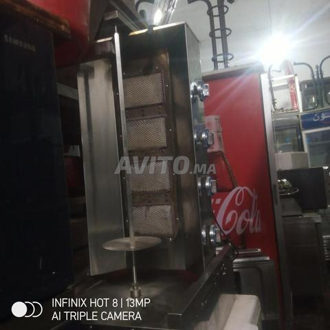 À vendre : un appareil à shawarma professionnel.
Contactez-moi pour plus d'informations. - 2