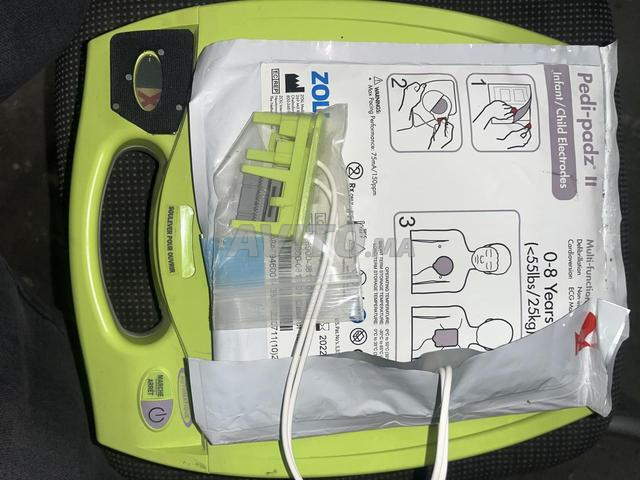 Défibrillateur portable  - 2