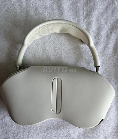 AirPods Max 2023