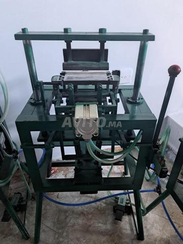 3 machines étuis à lunettes et compresseur