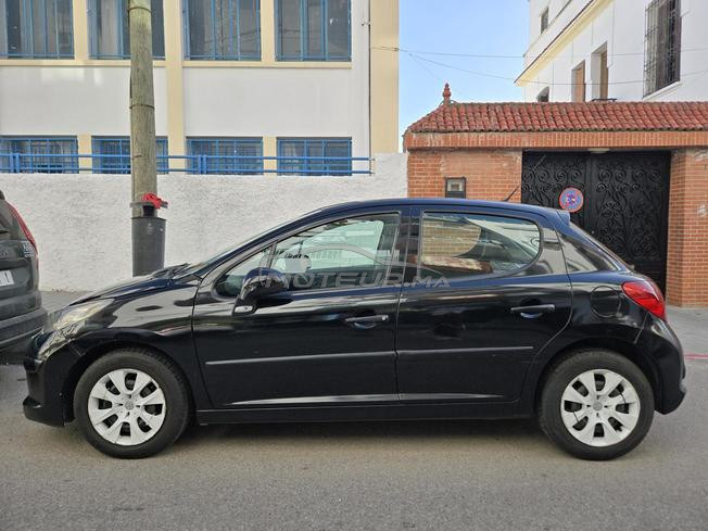 Peugeot 207 Essence Manuelle 2008 à Tanger