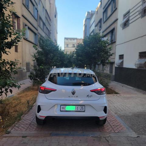 Renault Clio 5 bien équipée - 2