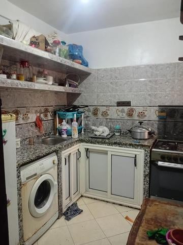 Rhinat, autre sous-sol près du bus, quartier Rahma