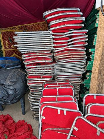 Chaises d'occasion pour fêtes et mariages à vendre
