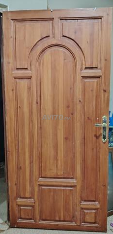 Porte en bois en bon état à prix raisonnable - 2