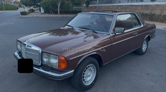 Mercedes-Benz W123 230C Coupé