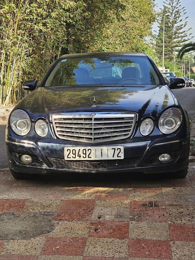 vendredi Mercedes élégance très bon état 