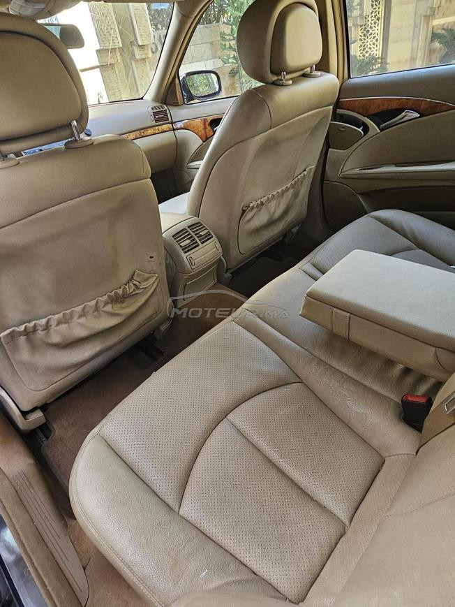 vendredi Mercedes élégance très bon état 