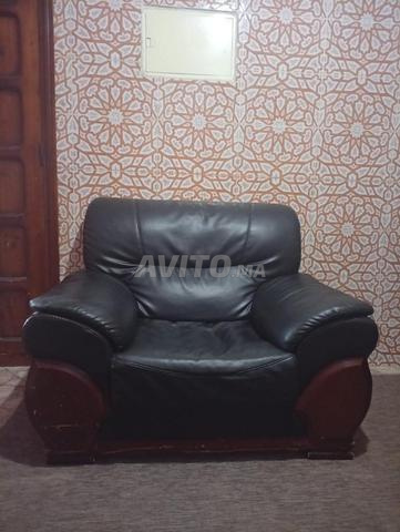 ثلاثة كراسي بذراعين في حالة جيدة - 2