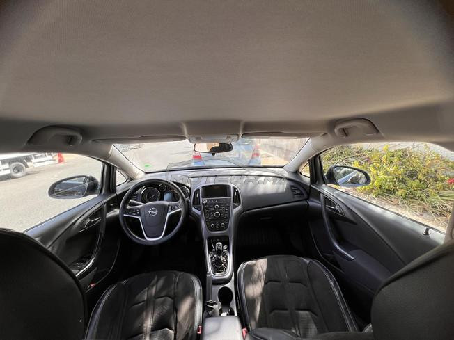 Opel Astra Diesel Manuelle 2019 à Rabat