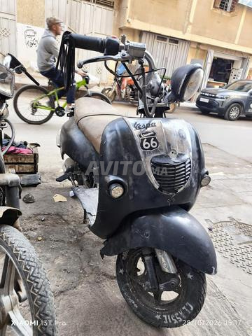 Moto classique nécessitant une petite réparation - 2