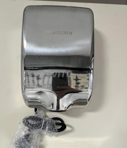 Sèche-mains automatique chromé marque Medicare