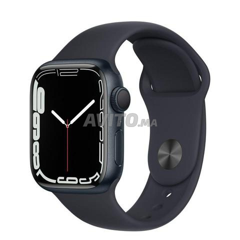 Je vends une montre intelligente neuve au design moderne et élégant