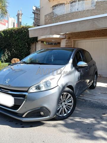 Belle Peugeot 208 full option - 2