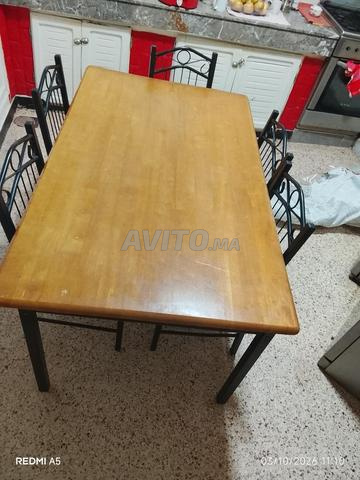 Congélateur et table à manger - 2