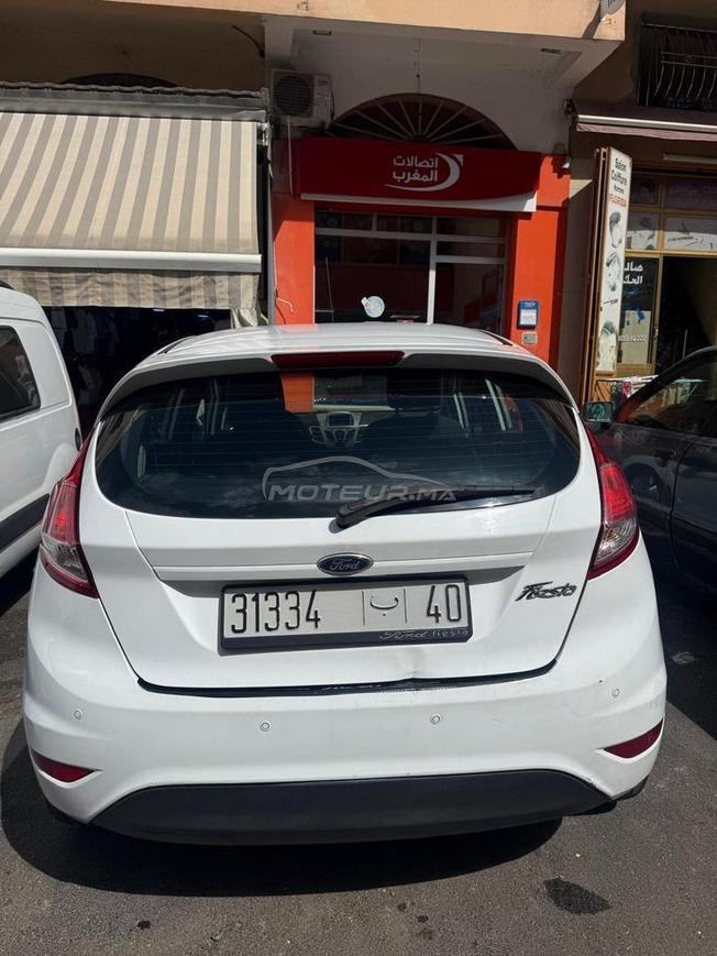 ford fiesta tres bon état 