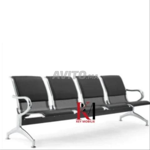 🏢 Banquette design pour salle d'attente - 2