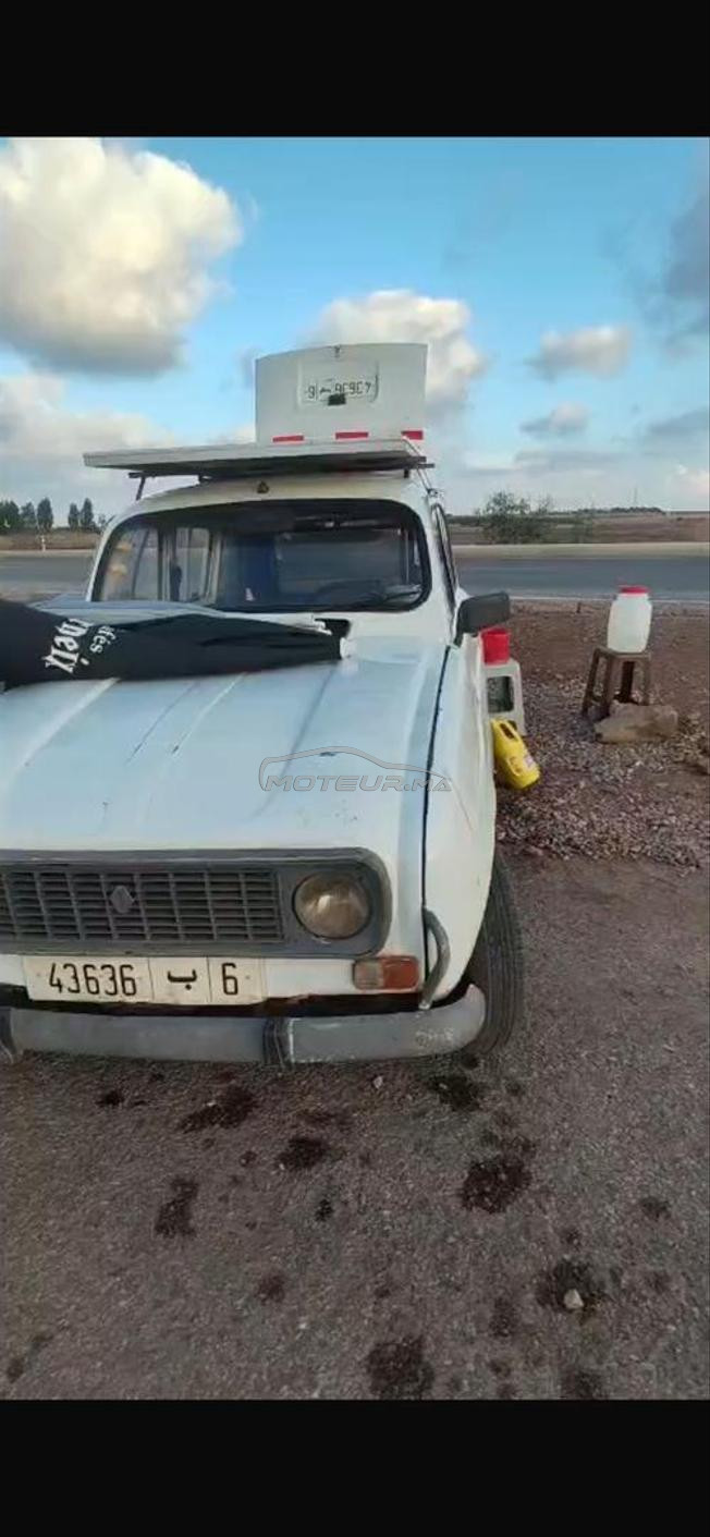 Renault R4 Essence Manuelle 1990 à Bouznika