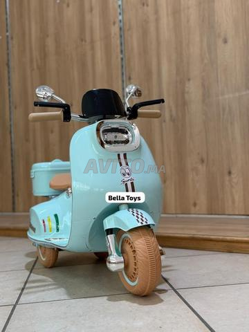 Jouet pour enfants en forme de trottinette - 2