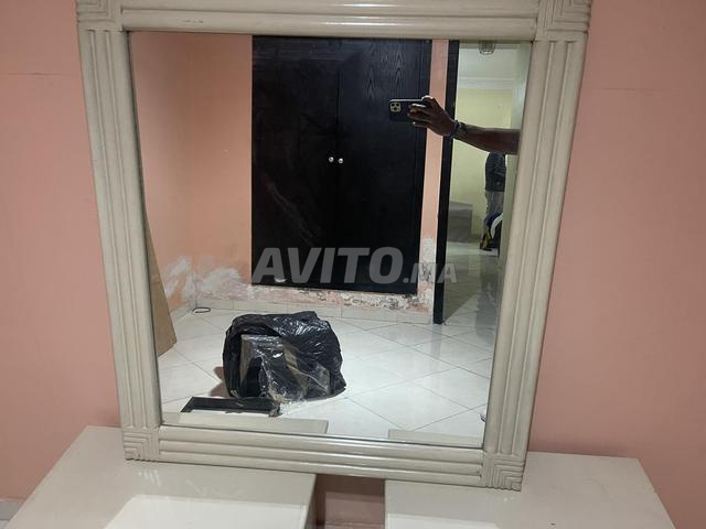 Miroir avec 2 coiffeuses correspondantes - 2