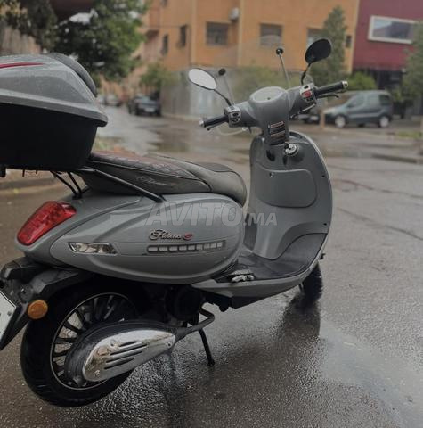 Scooter Cappuccino gris à vendre - 2