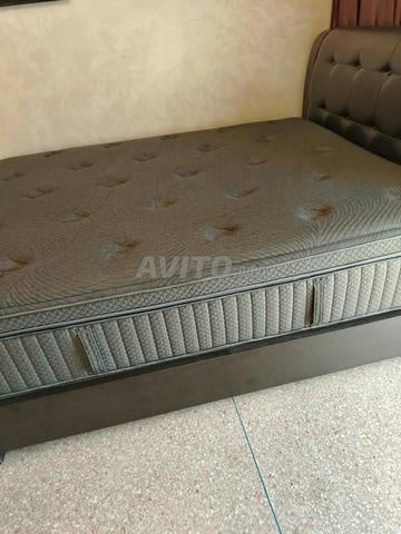 فرشة شبه جديدة مع قاعدة سرير - 2